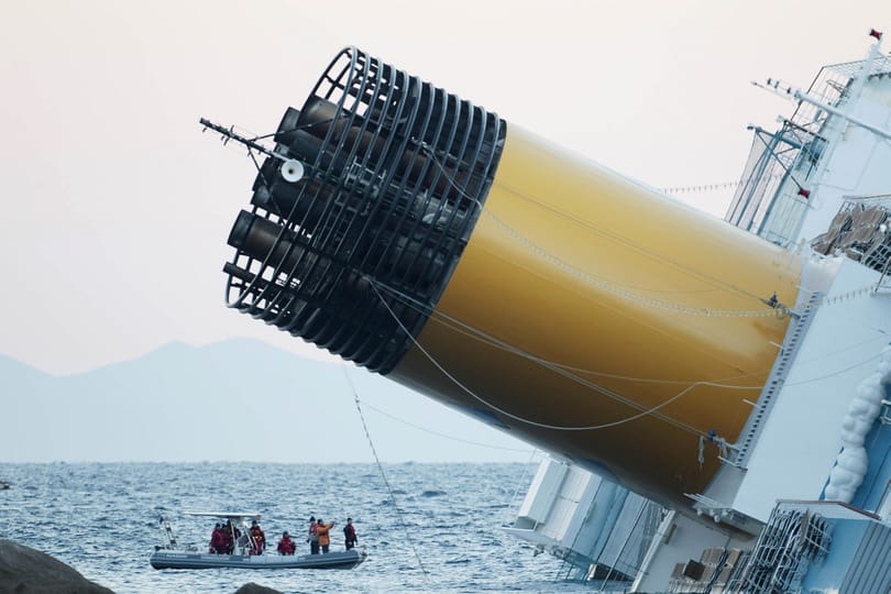 Készülnek a Costa Concordia-roncs megemelésére