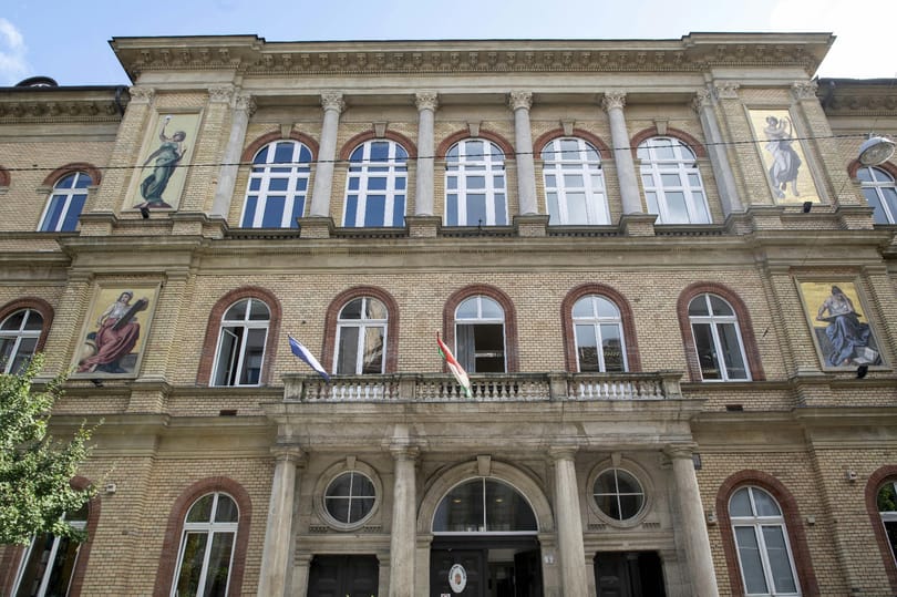 A belügy szerint Maruzsa nem tudott arról, hogy a Madáchban nem akarják betartatni az okostelefonok leadásáról szóló rendeletet