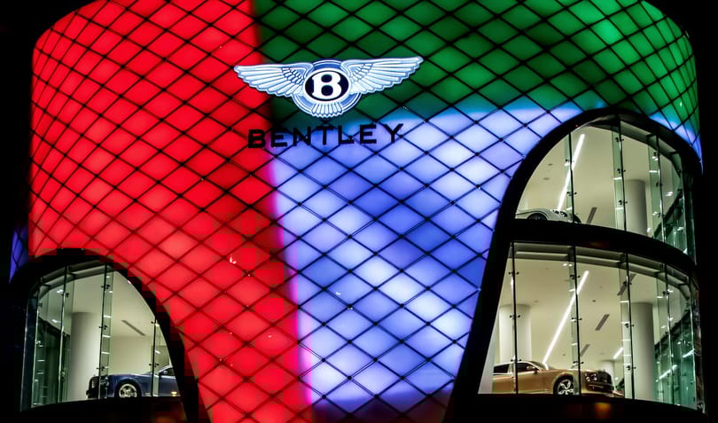 Elég jól fest a világ legnagyobb Bentley szalonja