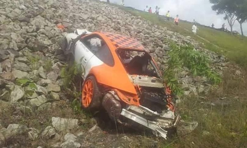 Ennyi maradt a 250-nél elszálló Porsche 911-ből