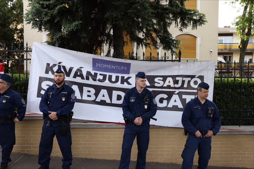 Sükösd Miklós: Minek nevezzelek? Legyen betiltási törvény vagy kusstörvény az „átláthatósági” helyett