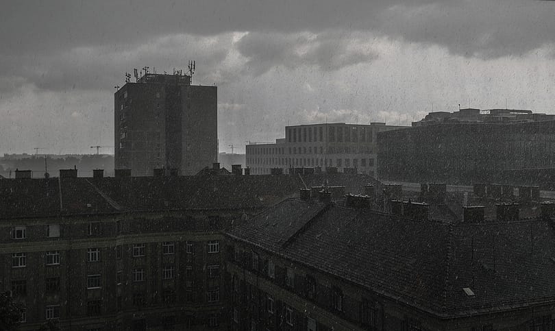 Szeles, hűvös idő jön, záporok is kialakulhatnak