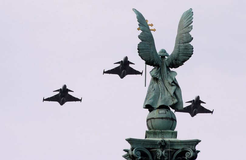 28 gép miatt riasztották a honvédség Gripenjeit