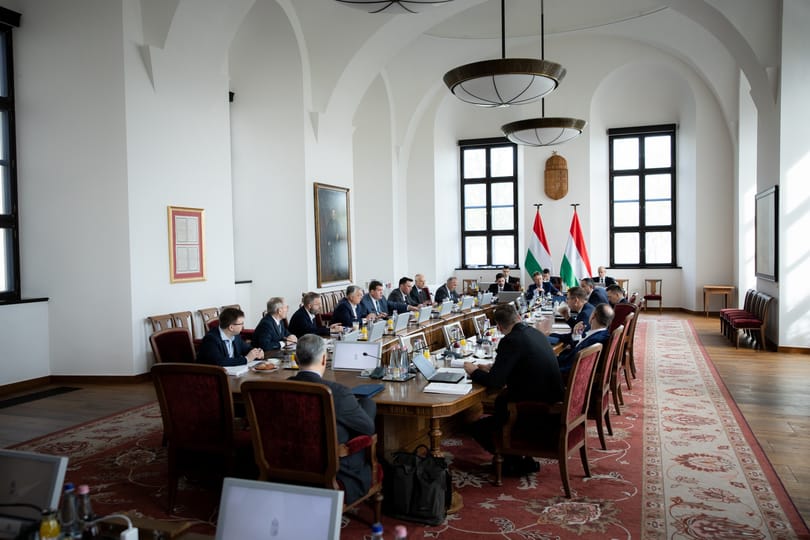 Ülésezett a kormány, Lázár János szerint végeztek a nagytakarítással