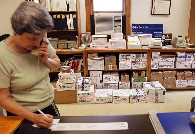 120 ezer embert rúghatnak ki az amerikai postától