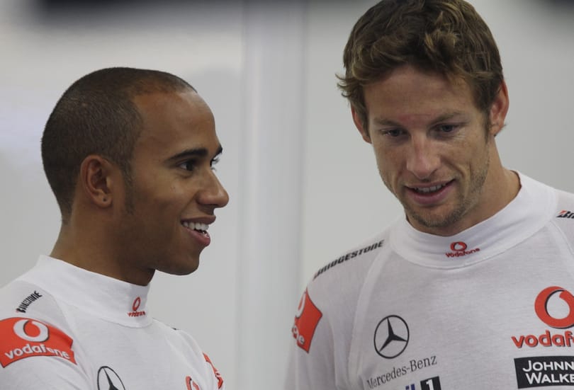 Hamilton és Button a Hungaroringről: karakteres pálya történelmi hangulattal