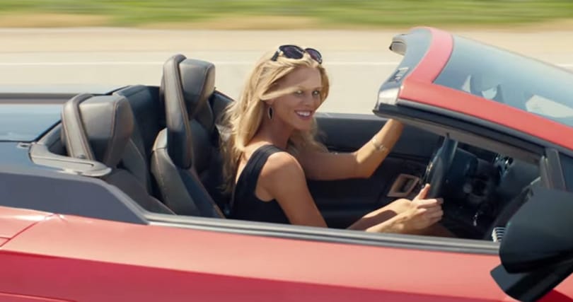 Megcsinálta az Infiniti a legjobb Chevy Chase remaket