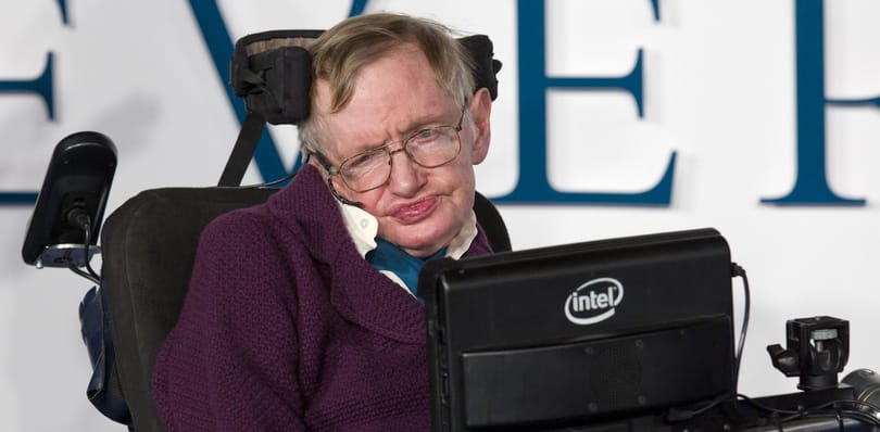 Kire cserélné a robothangotját Stephen Hawking, ha 30 év után megunná?