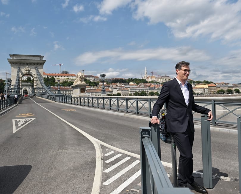 Átadták a Lánchidat a gyalogosoknak is