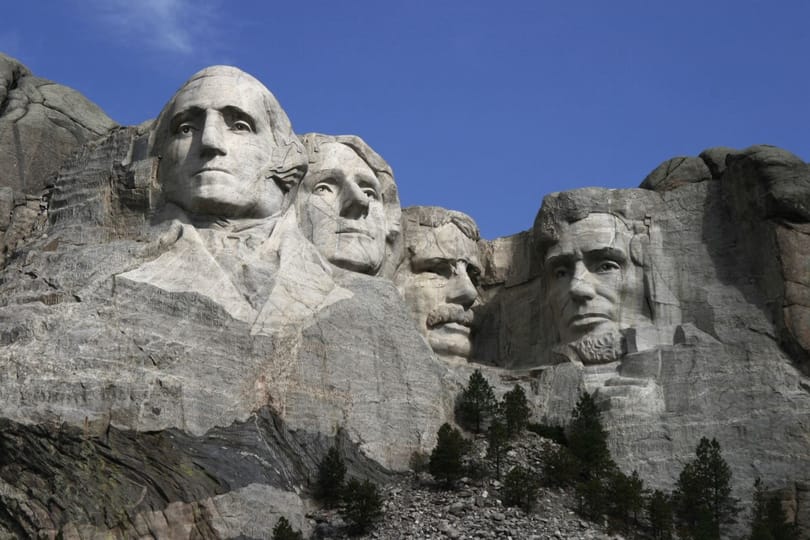 Tűzvész miatt lezárták a Mount Rushmore környékét