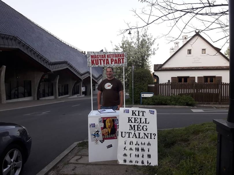 Felcsúton gyűjtöttek aláírást a kétfarkúak - fotók
