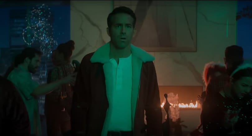 Ryan Reynolds a karácsony szellemeivel rúgja be az ünnepi szezont