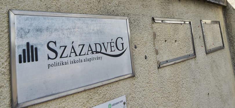 Sírni fog, ha meglátja, milyen munkát végzett rengeteg közpénzből a Századvég 