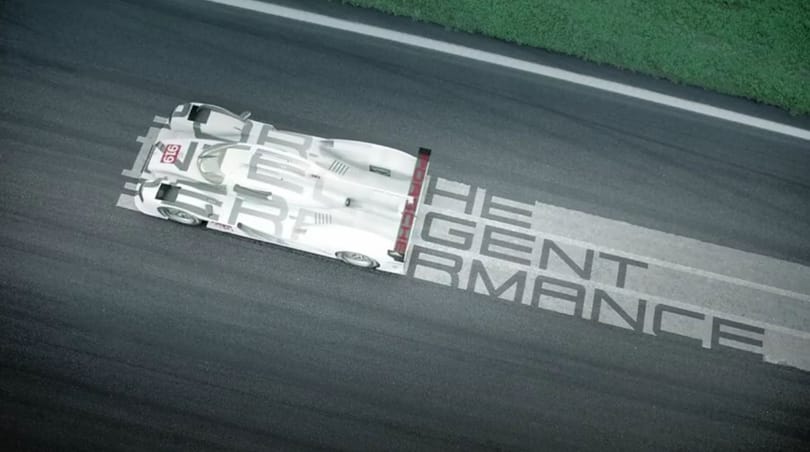 Így száguld Monzában a Porsche hibrid csúcsrakétája - videó