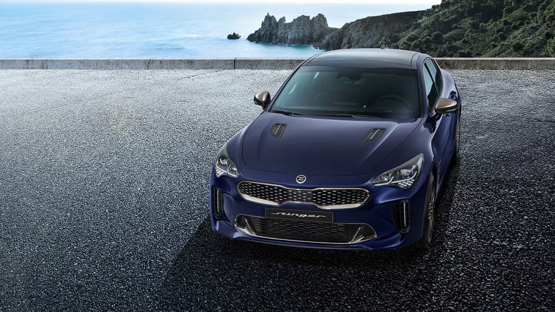Kiadták az első hivatalos fotókat a frissített Kia Stingerről