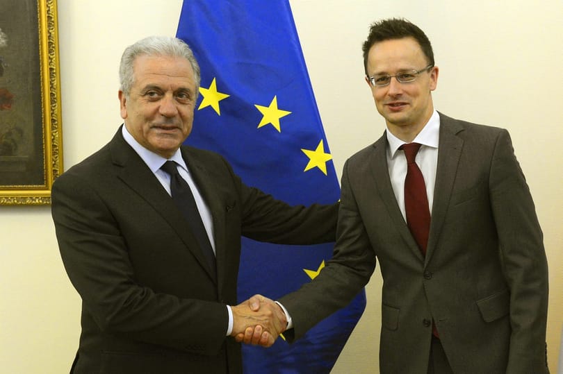 Meglepte Szijjártó Pétert a menekültügyi EU-biztos