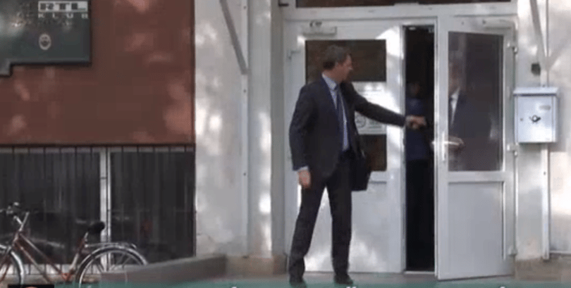 Tanítási időben beszélgetett diákokkal a fideszes államtitkár