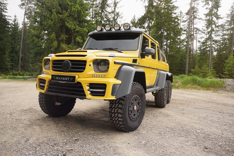 Mansory plusz Mercedes AMG 6x6, egyenlő sárga rettenet