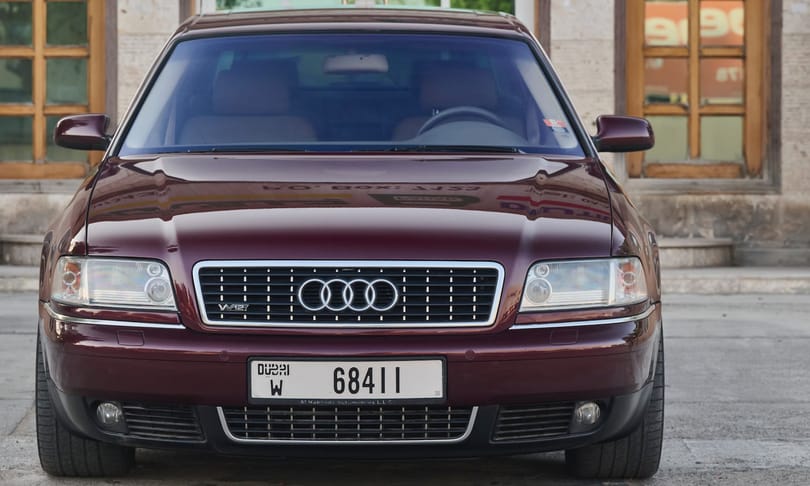 Nem egy tipikus nepper autó, ez a 20 éves alig használt Audi A8L W12