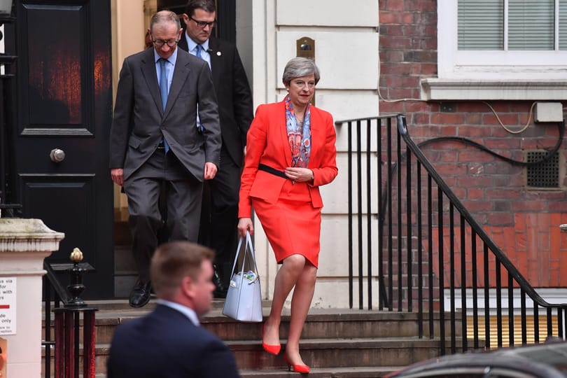 Theresa May ellen fordultak már pártja tagjai is