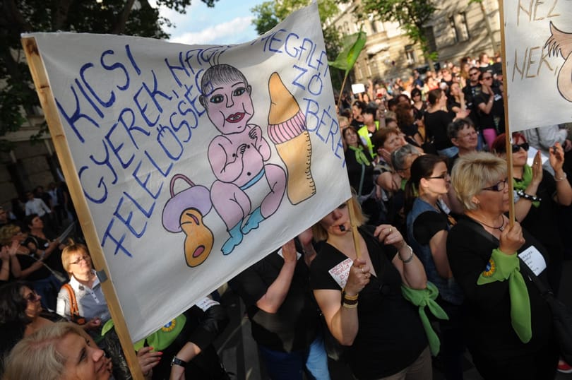 Kiakadt a kormány azon, hogy mit értenek sztrájkon a szociális dolgozók