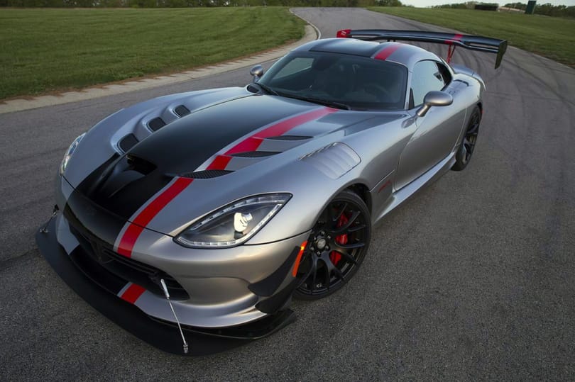 Hihetetlen, de ez tényleg egy közúti használatra szánt Dodge Viper