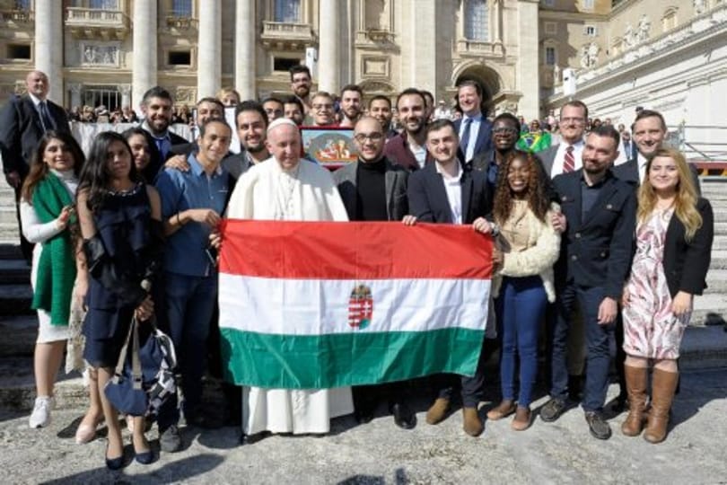 Kitette a kormány a Hungary Helps utazó nagykövetének szűrét
