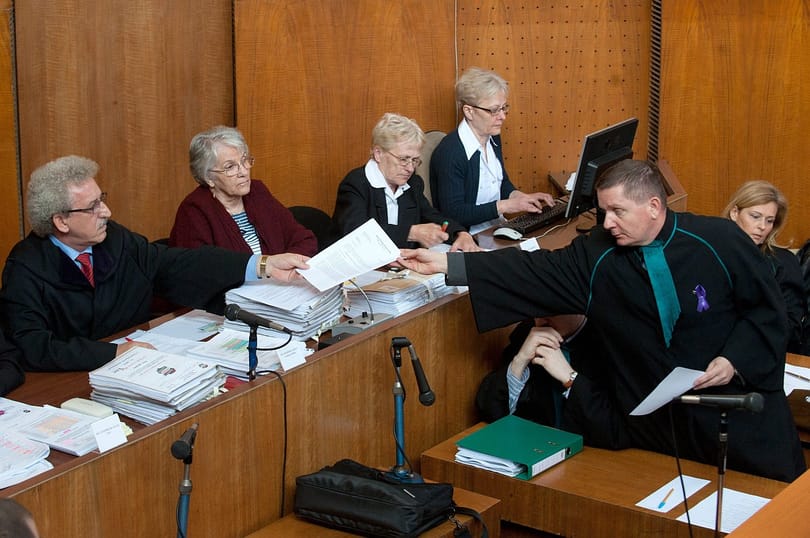 Romagyilkosságok: újabb kizárási indítvány a bíró ellen elfogultság miatt