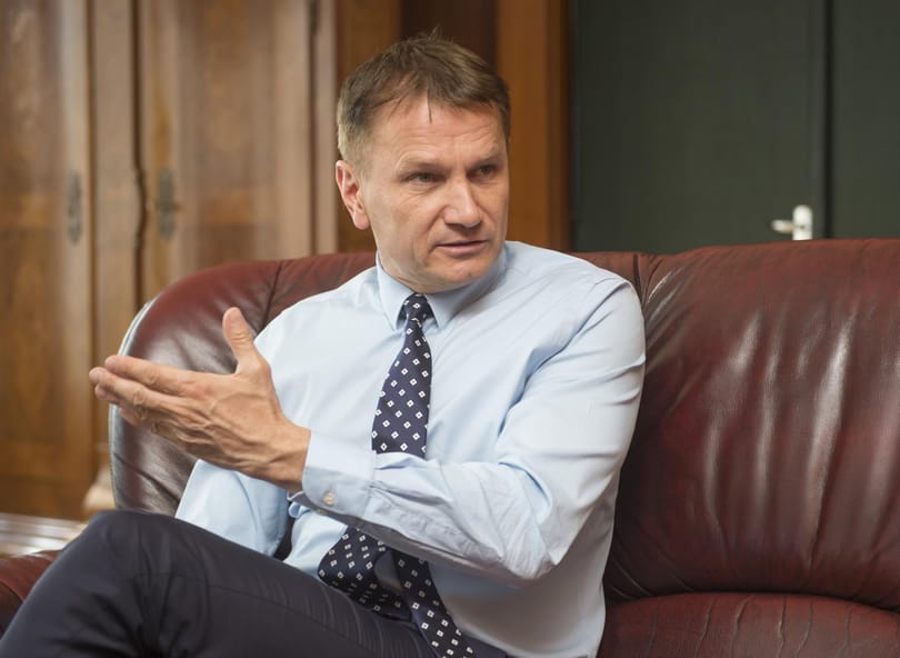 Sugárterápiába fektet a volt egészségügyi államtitkár