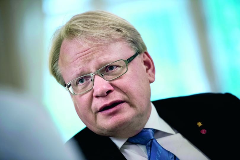 Miért kell megduplázni a svéd hadsereg létszámát és újra bevezetni a sorozást?