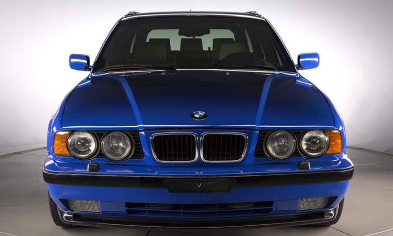 Eladó egy szuperritka 26 éves BMW M5 kombi