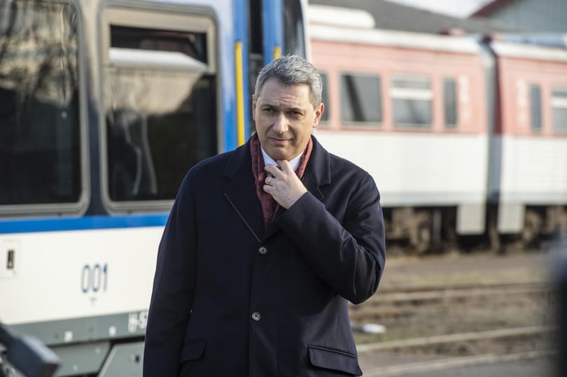 A MÁV feltette a nagy kérdést: Sínen megy, és 100-ból 98-szor pontos – mi az?