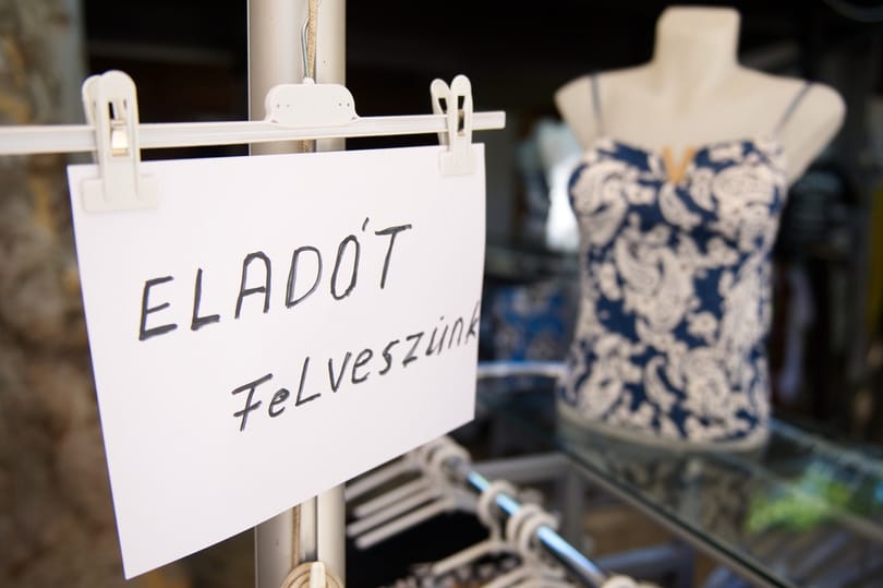 Létezik még olyan, hogy offline álláskeresés? Igen, és nem a protekcióról van szó
