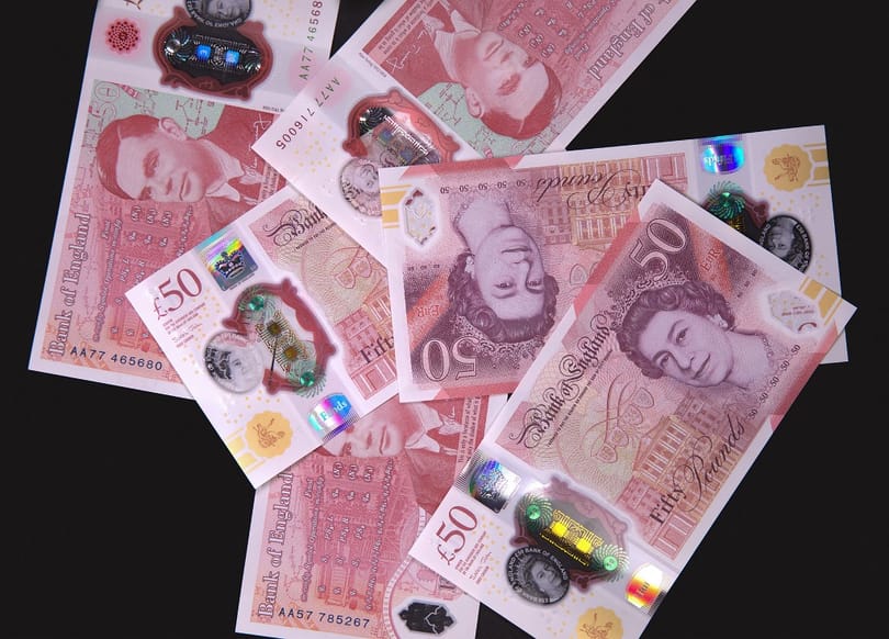 Alan Turing kerül az új 50 fontos bankjegyre, szivárványos zászlóval tiszteleg előtte a Bank of England