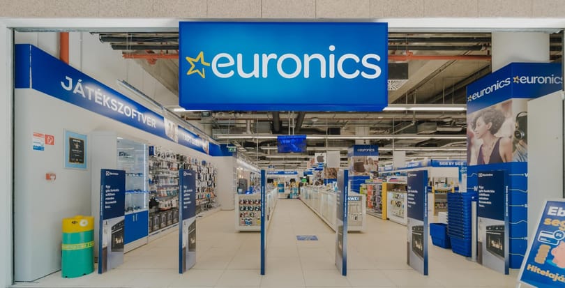 400 ezer termék, 30%-kal gyorsabb árukiadás az Euronicsnál – robotizált raktár nyílt Üllőn