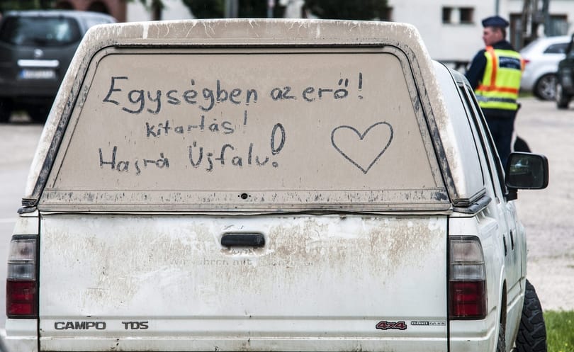 Milliókat nyertek az együtt hazardírozó falulottózók