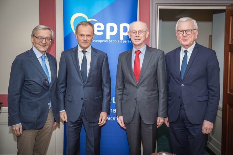 Tusk: Elkészült a néppárti bölcsek jelentése a Fideszről