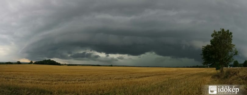 Brutális vihar vonul át az éjjel az országon – térkép