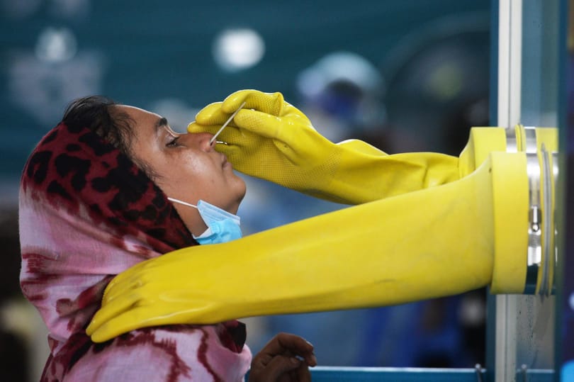 India kénytelen együtt élni a terjedő vírussal
