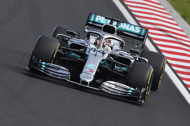 Egy kerékcsere mindent eldöntött a Hungaroringen: Lewis Hamilton ismét győzött