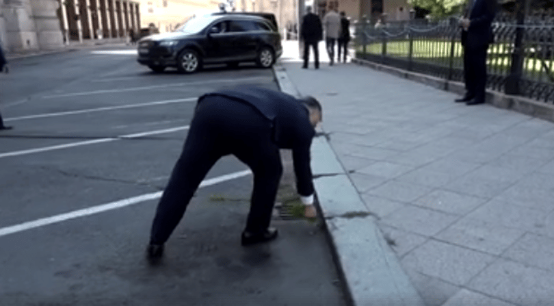 Orbán nem hagyja, hogy a dudva nevessen a végén