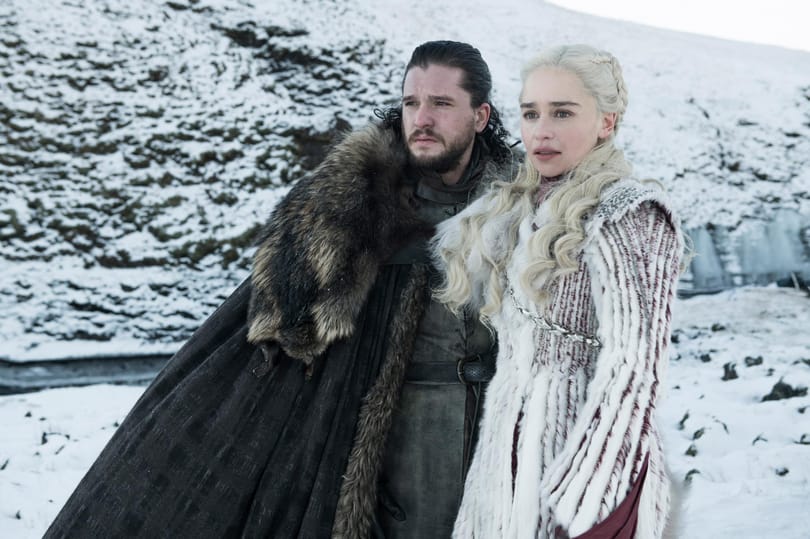 Kiretusálta az HBO a Trónok harcában felejtett Starbucks-poharat