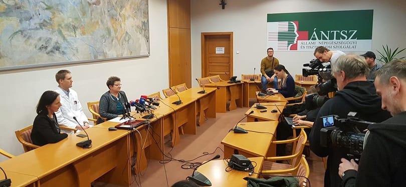 Videón magyarázza az államtitkár, mekkora veszélyt jelent a koronavírus
