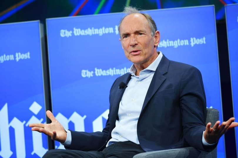 Eladja a világháló forráskódját Tim Berners-Lee