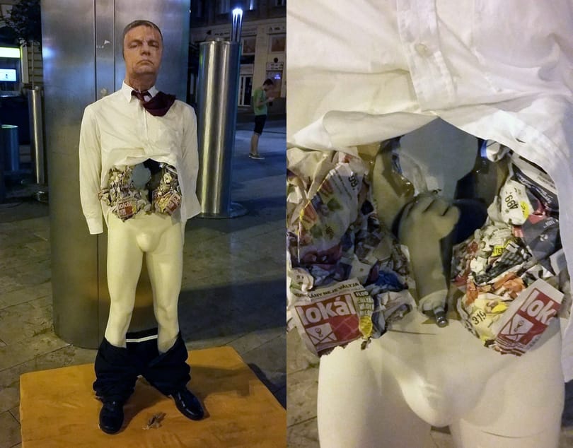 Kegyetlenül elbántak a beszélő Orbán-szoborral a Nyugati téren