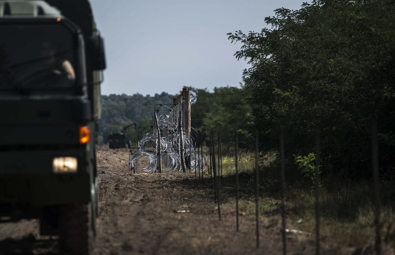 A rendőrök vezetik a honvédekkel közös járőrözéseket a határon