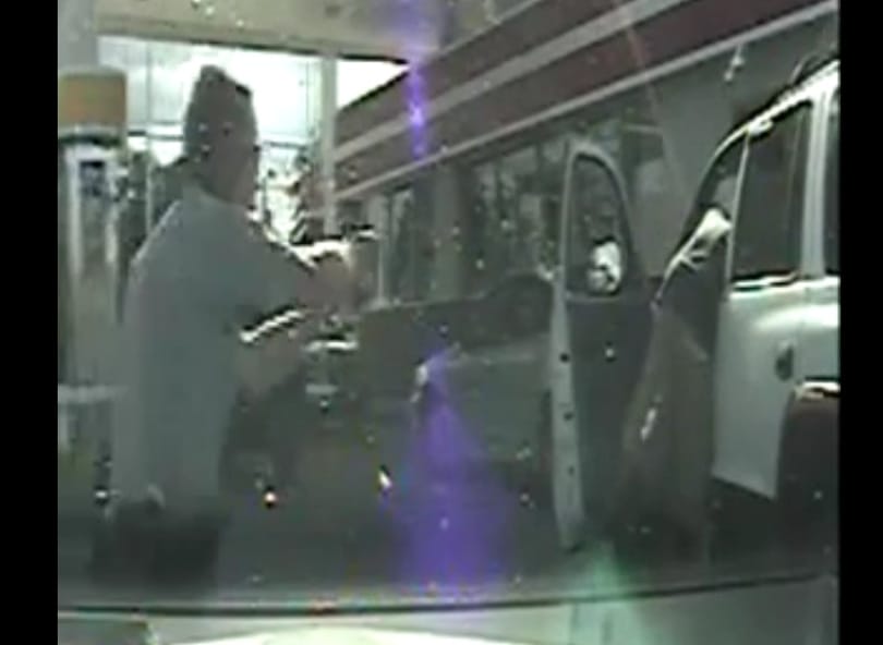 Durva rendőri túlkapást rögzítettek egy amerikai járőrkocsiból – videó