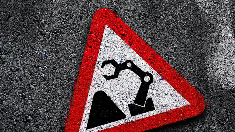 Tolatóradar: robotok miatt útakadály, ilyen táblák lesznek majd a KRESZ-ben?