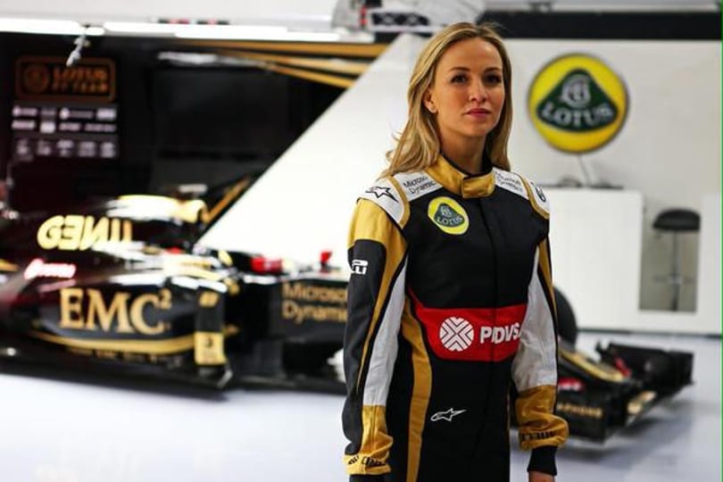 Heves indulatokat gerjeszt a Forma-1-es Lotus bombanő-pilótája