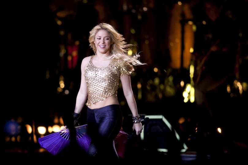 Együtt zenélt Shakira és a Coldplay a lángoló Hamburgban
